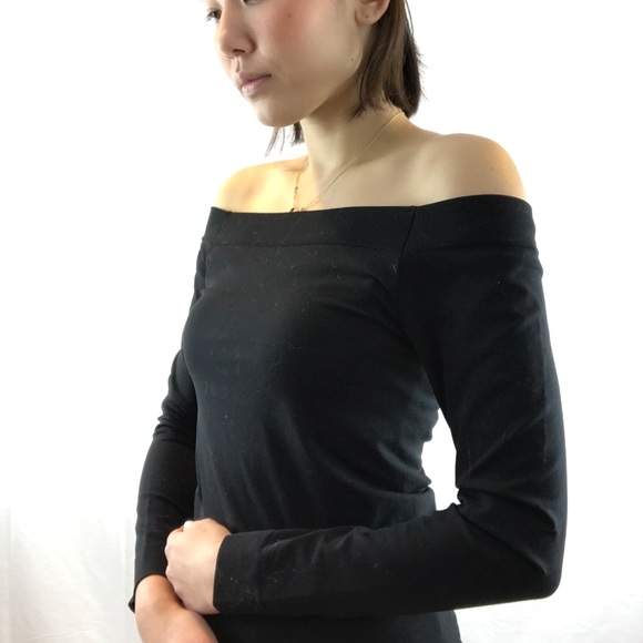 NEW✨Aritzia Off Shoulder T-shirt - Picture 8 of 8